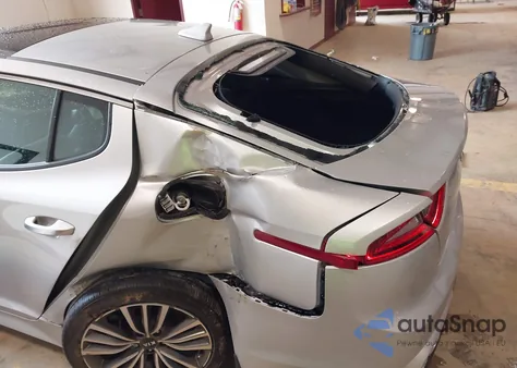 2018 Kia Stinger Premium z USA, uszkodzony, nr VIN KNAE25LA4J6015145